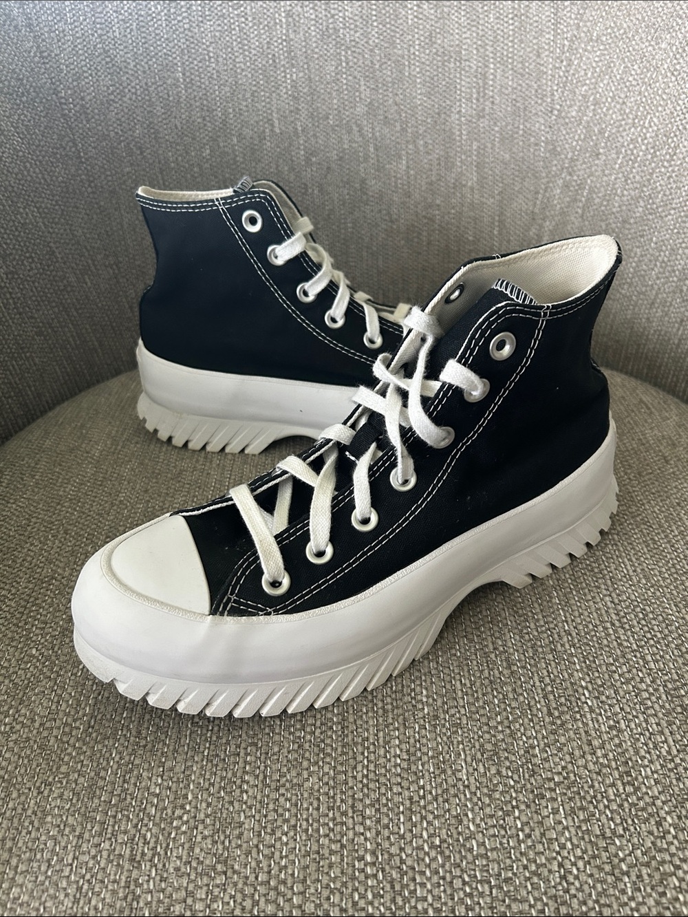 Converse Chuck Taylor All Star Lugged 2.0 High Top Platforms